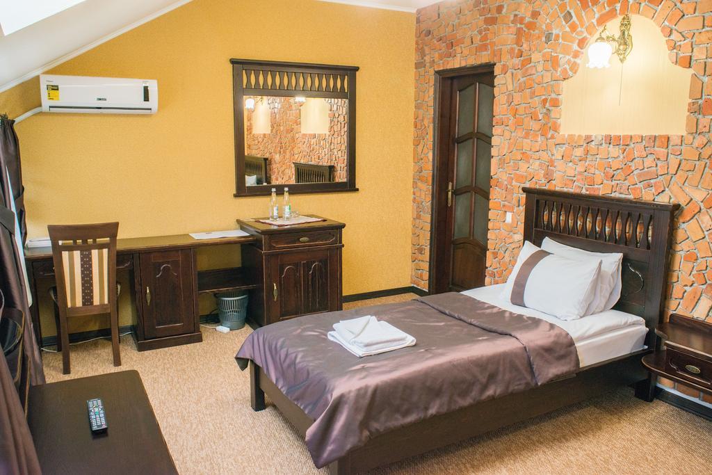 Sapsan Hotel Ternopil Quarto foto