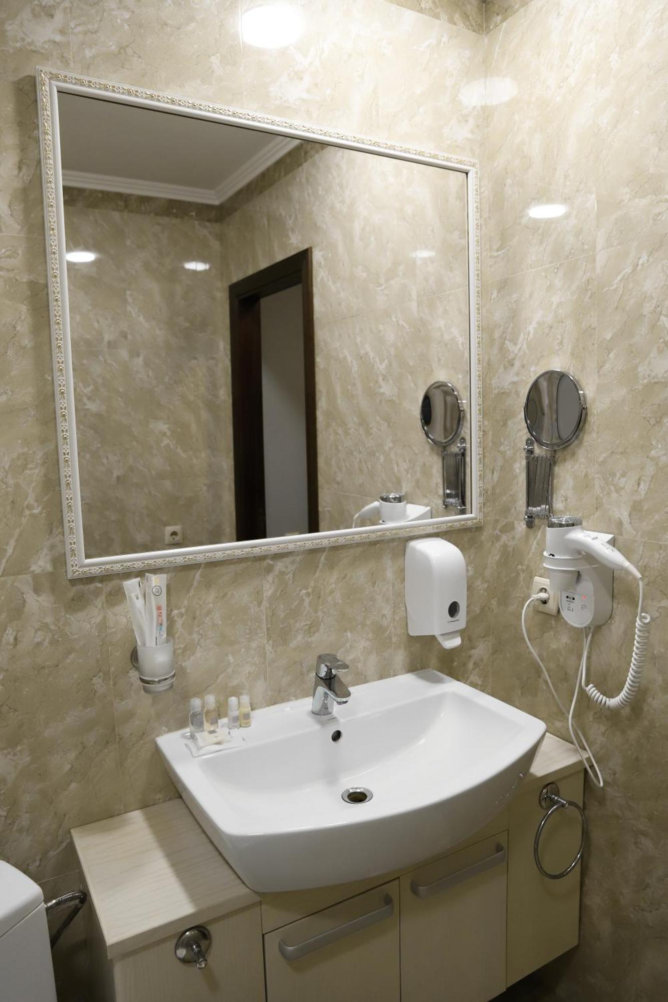 Sapsan Hotel Ternopil Exterior foto