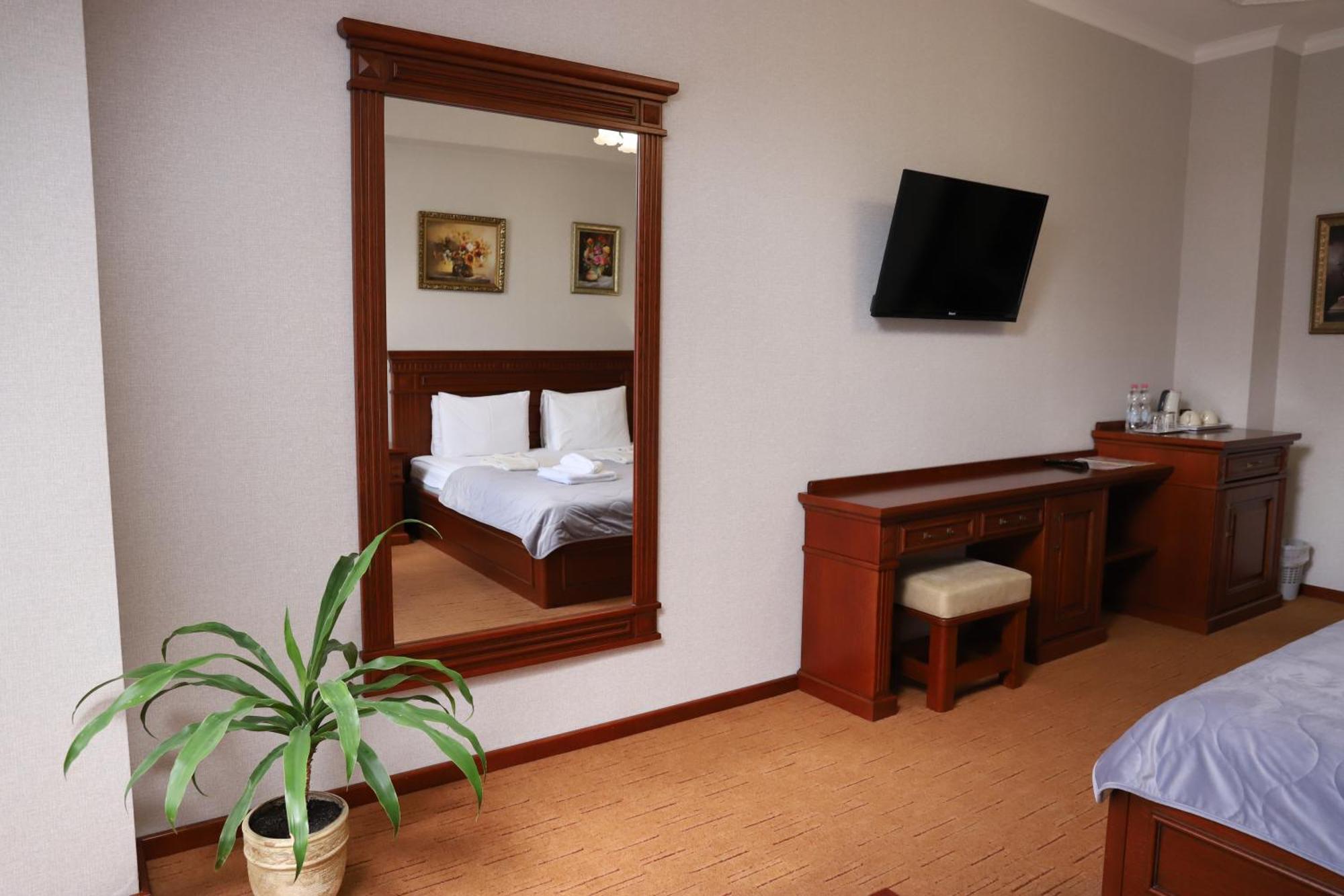 Sapsan Hotel Ternopil Exterior foto